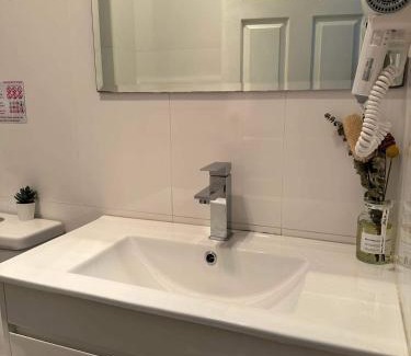 Marsfield House | Spacious Double Ensuite Room in Marsfield - Well-Connected Suburb