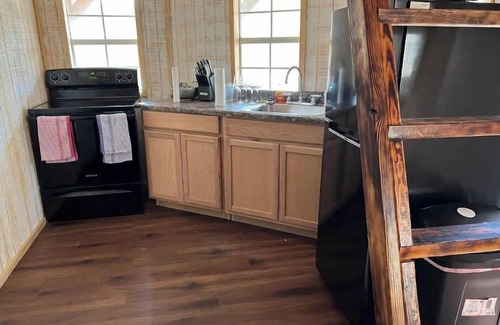 Kirby House | Spacious Double Loft Cabin Near Lake Greeson Pet-Friendly– Sleeps 8