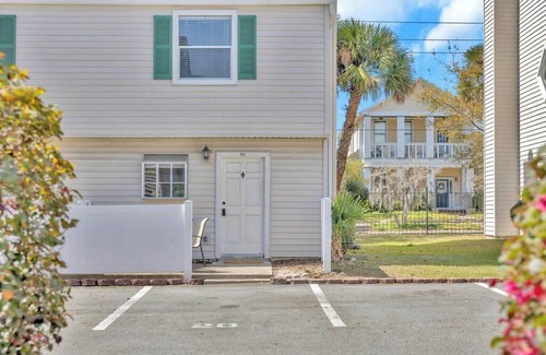 Springfield Condo | Spacious Downtown Historic Springfield Condo