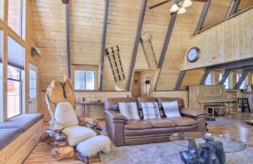 Duck Creek Village House | Spacious Duck Creek Village Cabin with Hot Tub!