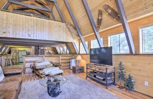 Duck Creek Village House | Spacious Duck Creek Village Cabin with Hot Tub!
