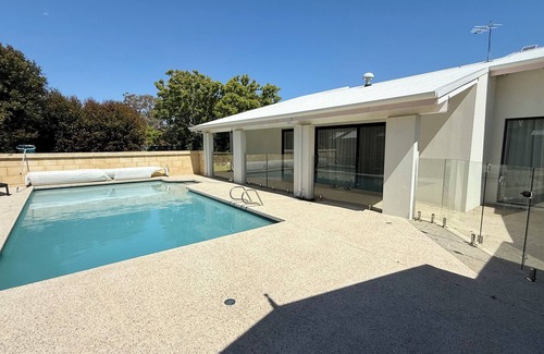 Duncraig House | Spacious Duncraig Dream Home, pool, outdoor entertaining!