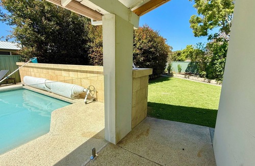 Duncraig House | Spacious Duncraig Dream Home, pool, outdoor entertaining!