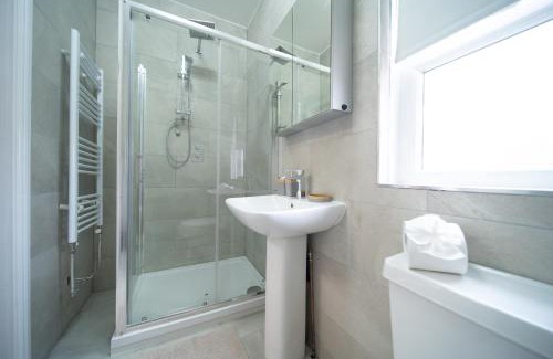 Thornton-Cleveleys Apartment | Spacious Duplex Apartment - Perfectly Situated in the Heart of the City