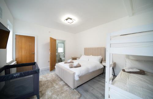 Thornton-Cleveleys Apartment | Spacious Duplex Apartment - Perfectly Situated in the Heart of the City