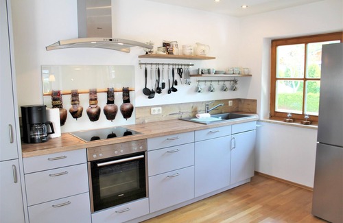 Stanggaß Apartment | Spacious Elly vacation apartment with 2 bedrooms, 2 bathrooms and Watzmann view