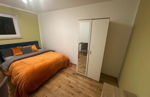 Peterborough Apartment | Spacious En-Suite Rooms & Off-Suite Rooms Near Hospital and Shops