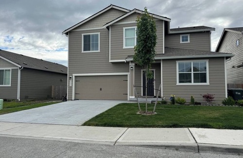 Puyallup House | Spacious Entire House in North Puyallup