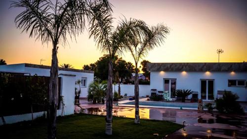 Chiclana de la Frontera Villa | Spacious villa with pool in Chiclana de la Frontera