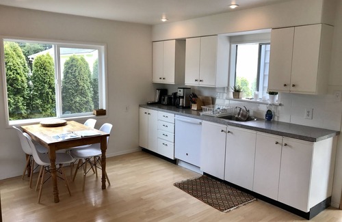 Port Renfrew House | Spacious, Family and Pet-Friendly 4 BR/2 Bath "Seaglass and Surf"