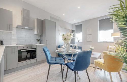 Coulsdon West Apartment | Spacious Family Apartment