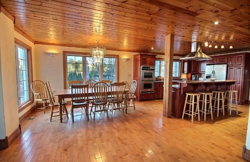 Gravenhurst Cottage | Spacious, Family-Friendly Cottage on Lake Muskoka