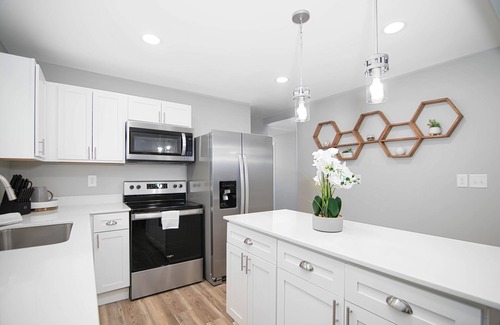 Gastonia House | Spacious family friendly work play haven! Ideal for traveling workers! Near Fuse
