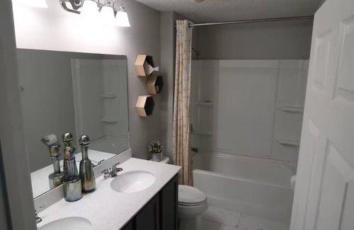Westside House | SPACIOUS FAMILY GETAWAY IN JACKSONVILLE