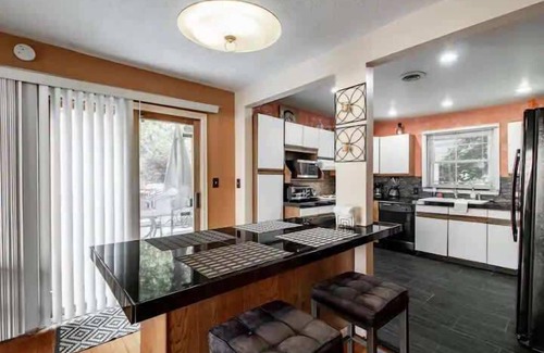 Hough House | Spacious Family Getaway - Near Cleveland Clinic