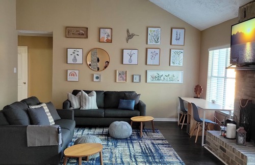 Greater Fondren Southwest House | Spacious Family Getaway near Downtown Houston