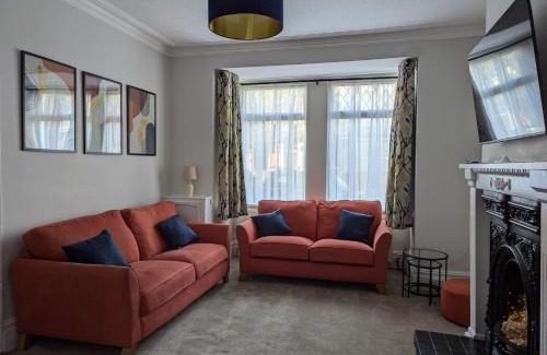Porthcawl House | Spacious Family Holiday Home