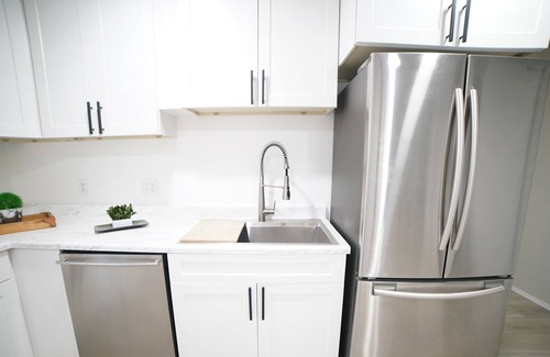 Winnetka House | Spacious Family Home In LA- 4 BR