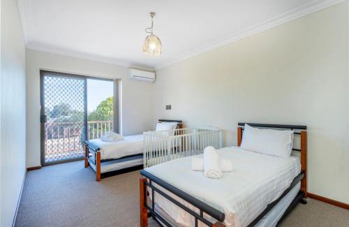 Dianella House | Spacious Family Home