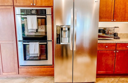 Tustin House | SPACIOUS FAMILY HOME - BEACH, DISNEYLAND, AIRPORT IN MINS!