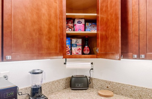 Tustin House | SPACIOUS FAMILY HOME - BEACH, DISNEYLAND, AIRPORT IN MINS!