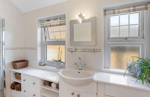 Sholden House | Spacious Family Home in Deal