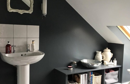 Mortlake House | Spacious family home SW14