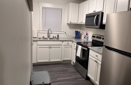Tuscaloosa House | Spacious Family Home Close to University of Alabama Sleeps up to 9 People!