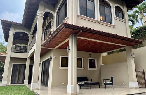 Concepcion House | Spacious family house, great view, pool.