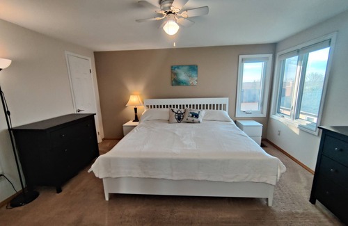 Guelph House | Spacious family oasis with pool & sauna. Pet-friendly!