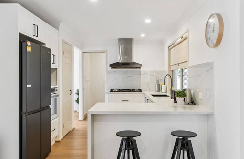 Parkinson House | Spacious Family Retreat in Peaceful Parkinson