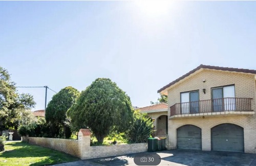 Dianella House | Spacious family retreat
