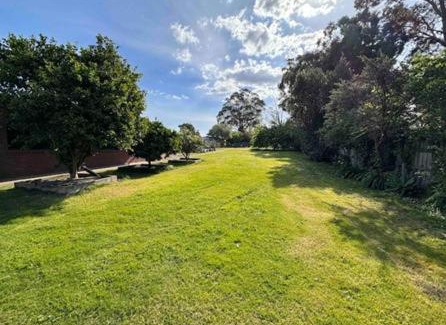 Officer House | Spacious Family Retreat