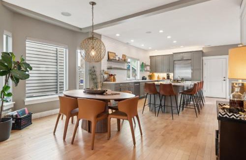 Georgetown House | Spacious Family Retreat - Media Room & Patio home