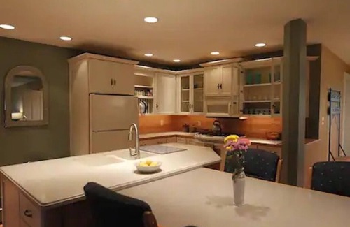 Niobe Other | Spacious farmhouse with a hottub!
