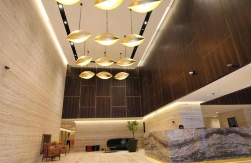 Trade Center Apartment | Spacious Flat in Dubai Downtown