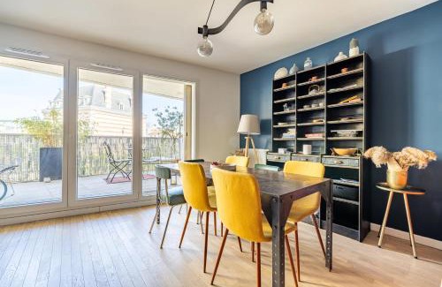 Bagnolet Apartment | Spacious flat with terrasse and parking near metro