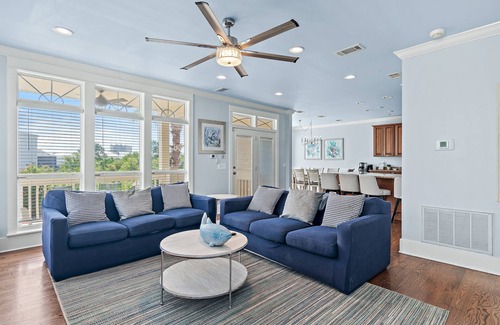 Emerald Waters Village House | Spacious, Fooseball, Air Hockey, Arcade Games, X-box,Hot tub, Golf Cart