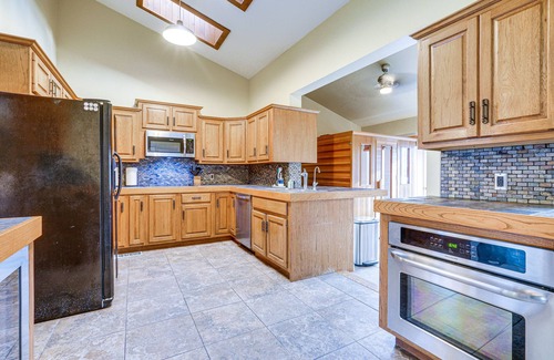 Fort Wayne House | Spacious Fort Wayne Home w/ Hot Tub + Sauna!