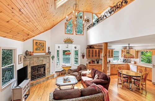 Mountain Springs House | Spacious four-bedroom home with Breathtaking views and Hot tub