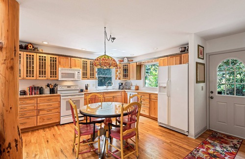 Mountain Springs House | Spacious four-bedroom home with Breathtaking views and Hot tub