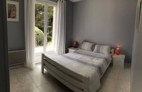 Tourbes House | Spacious four bedroomed house in large grounds with pool