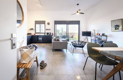 Nahariya Apartment | Spacious Four Bedroom Holiday