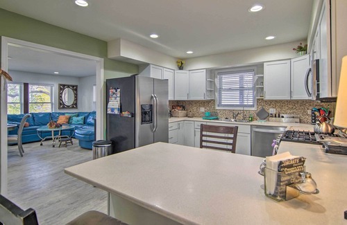 Fox Lake House | Spacious Fox Lake Home w/ Deck + Gas Grill!