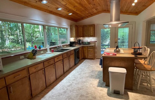 Lake Toxaway Cabin | Spacious fully-renovated cottage with lake views nestled in serene Lake Toxaway.