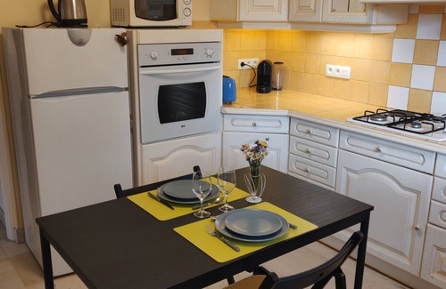 Peymeinade Apartment | Spacious garden apartment ideal for weekly stays