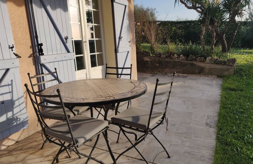Peymeinade Apartment | Spacious garden apartment ideal for weekly stays