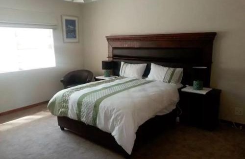 Greater Johannesburg Metropolitan Area Ski Chalet | Spacious Garden Cottage