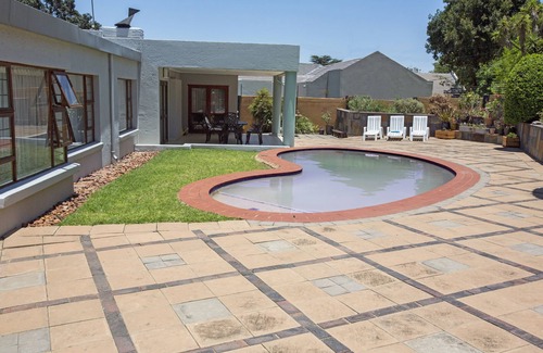 Greater Johannesburg Metropolitan Area Cottage | Spacious Garden Cottage