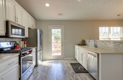 Riverdale House | Spacious Georgia Home w/Deck, Grills & Fireplace!